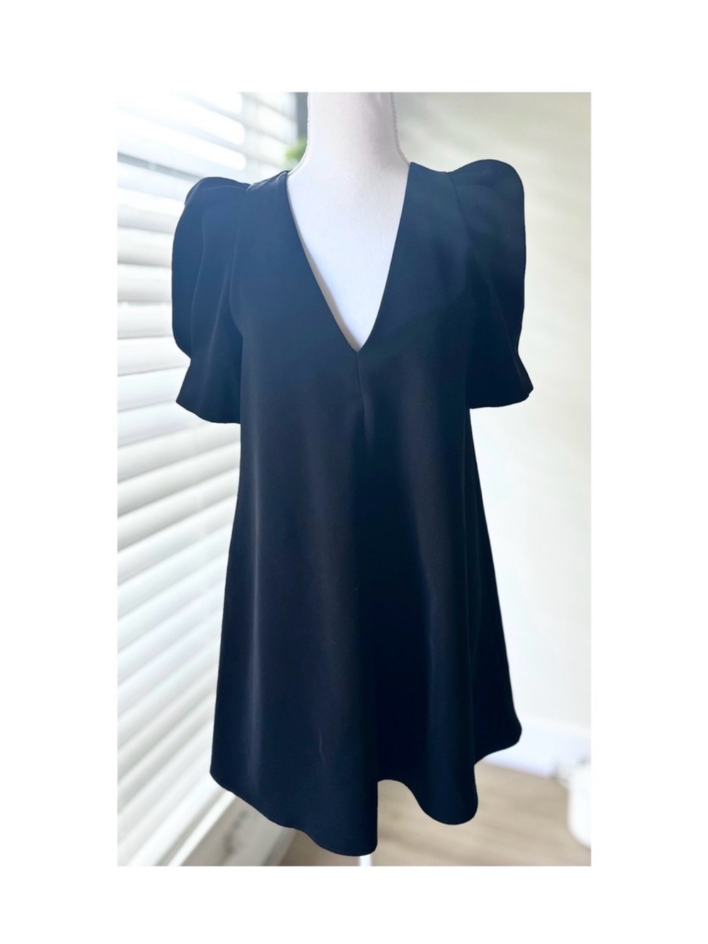 Zara Black V-Neck Puff Sleeve Tunic